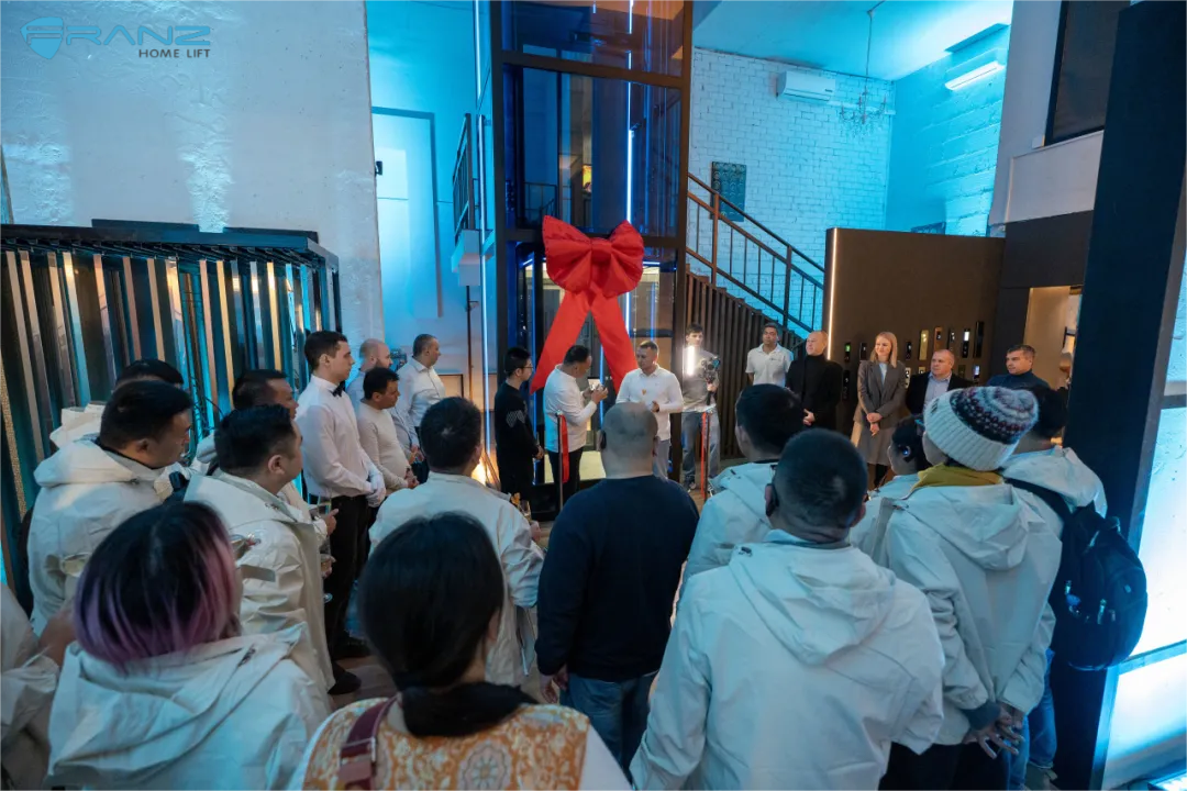 高端别墅家用电梯品牌弗朗茨_弗朗茨别墅家用电梯_别墅电梯设计